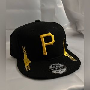 New era hats for men (SnapBack) (Black with imagine of New York in blue)